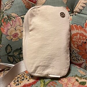 Lululemon Athletica Cream Bag NWOT
